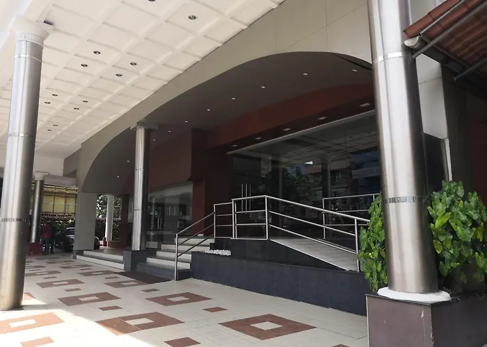 Presidency Kochi City CentreAirport Hotel